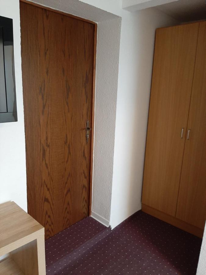Gasthof & Pension Zum Saalestrand Bad Dürrenberg エクステリア 写真