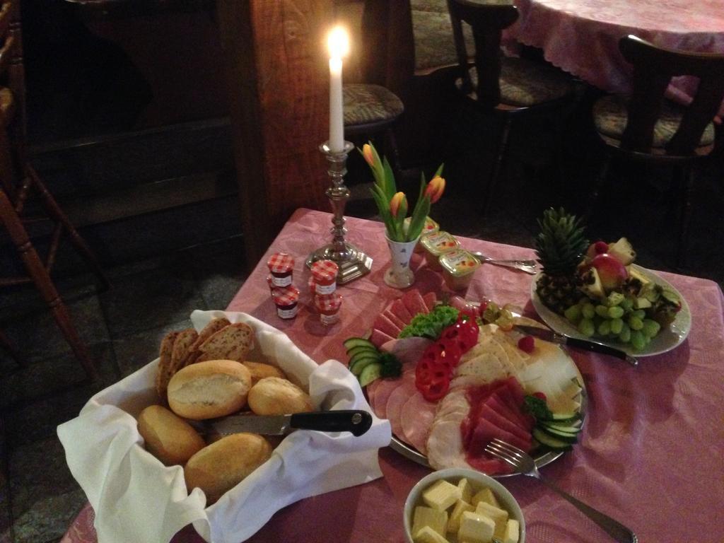 Gasthof & Pension Zum Saalestrand Bad Dürrenberg エクステリア 写真